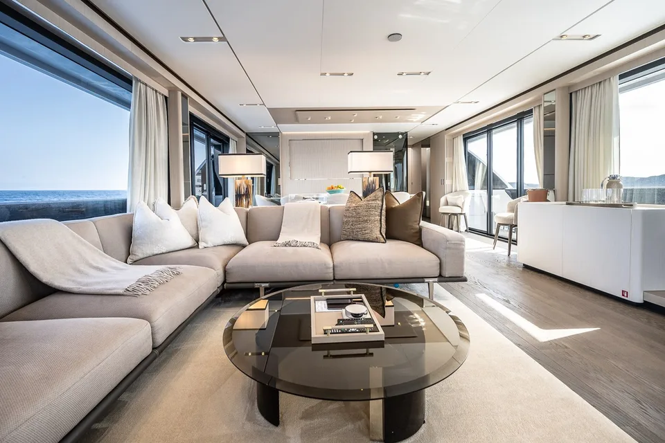 Ferretti Yachts 1000