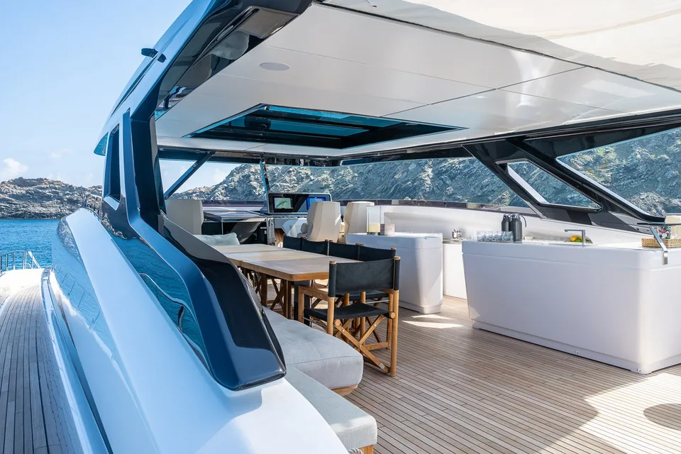Ferretti Yachts 1000
