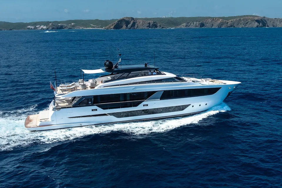 Ferretti Yachts 1000