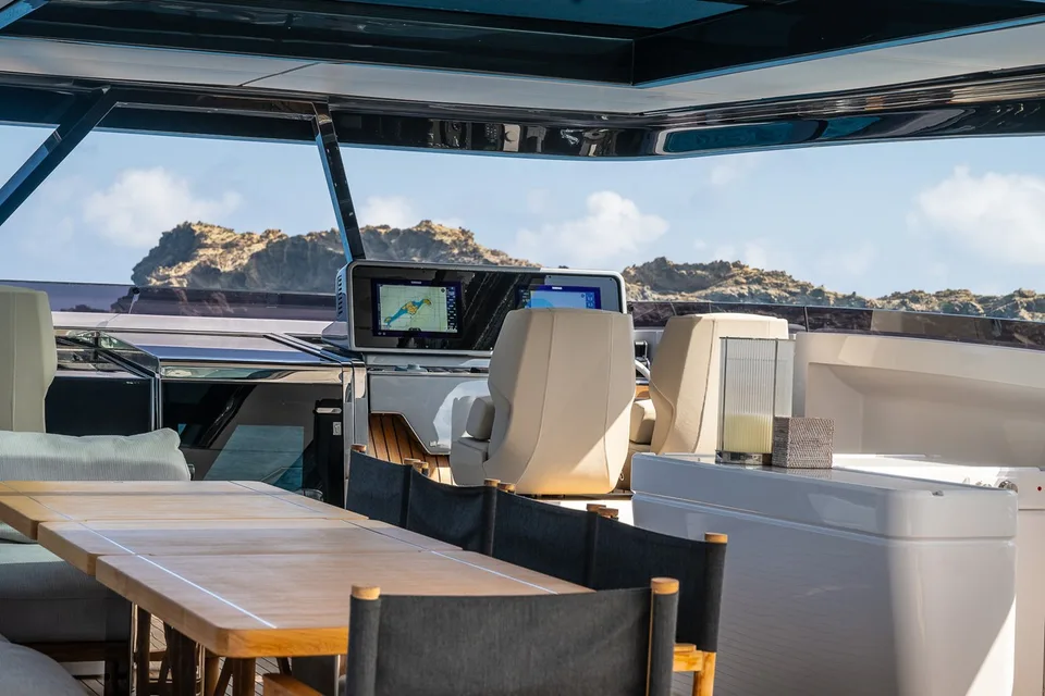 Ferretti Yachts 1000
