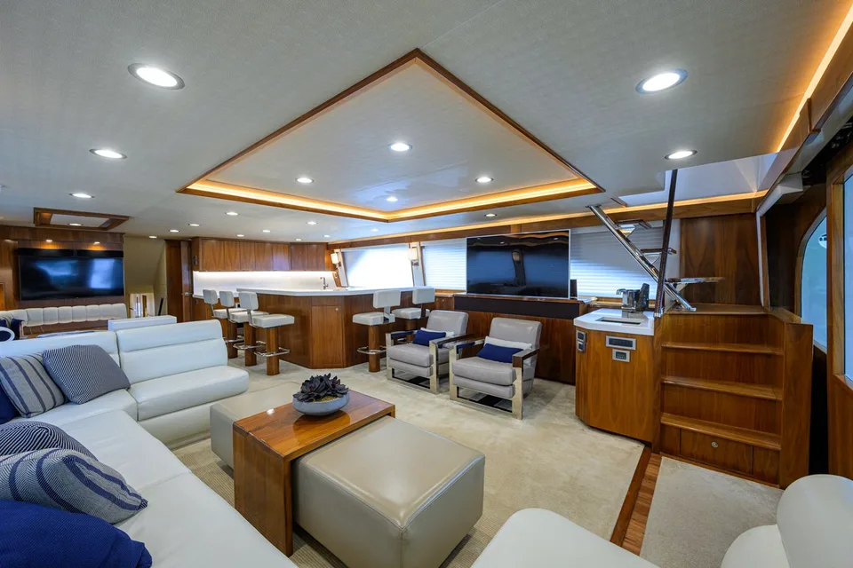 Viking 92 Enclosed Flybridge
