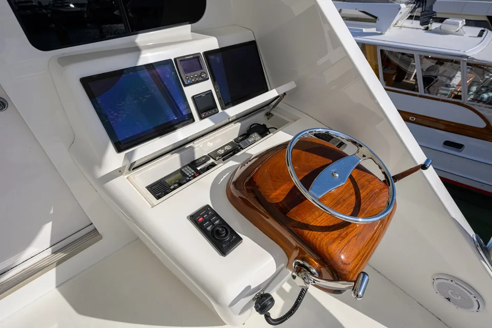 Viking 92 Enclosed Flybridge