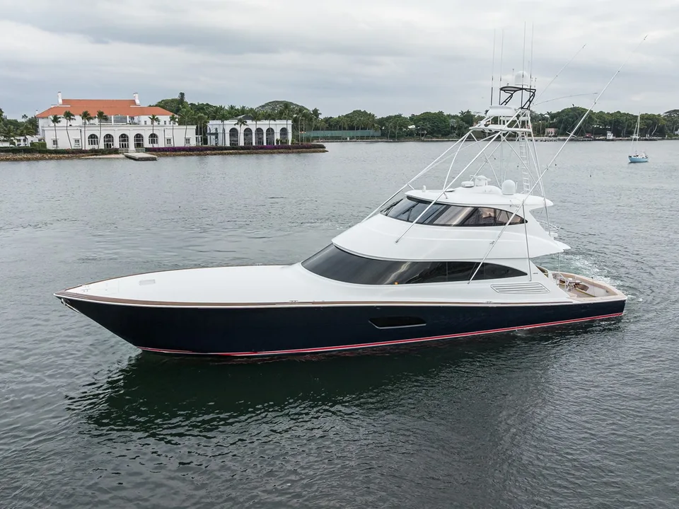 Viking 92 Enclosed Flybridge