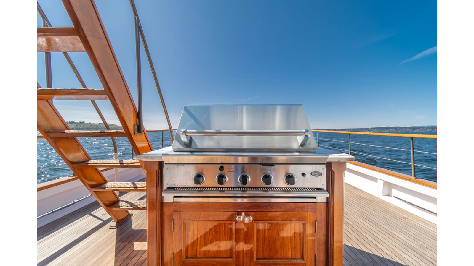 Custom Fan Tail Motor Yacht