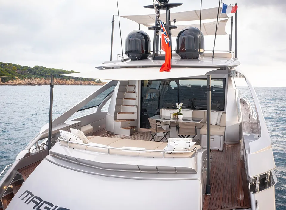 Pershing 9X