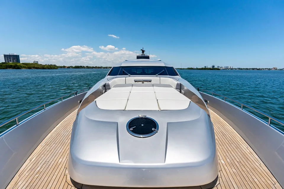 Pershing 92