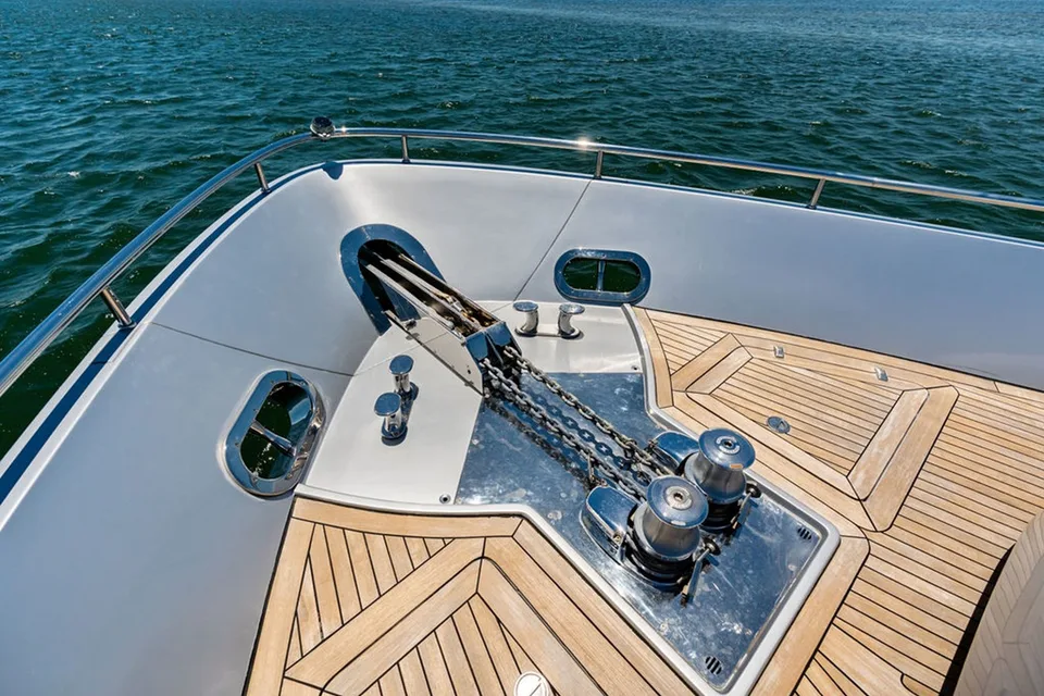 Pershing 92