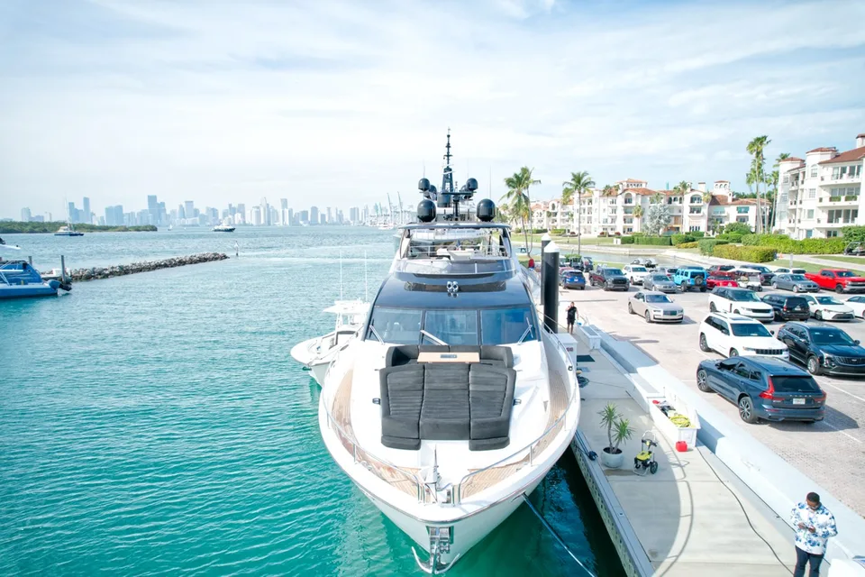 Sunseeker 86 Yacht