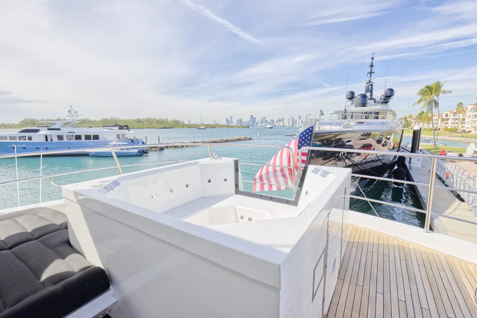 Sunseeker 86 Yacht