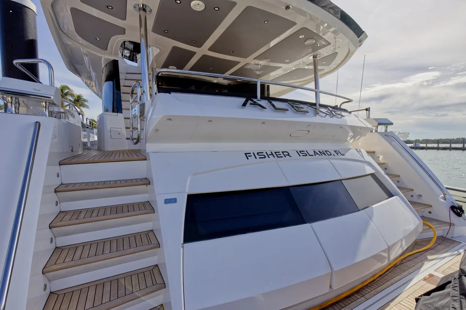 Sunseeker 86 Yacht