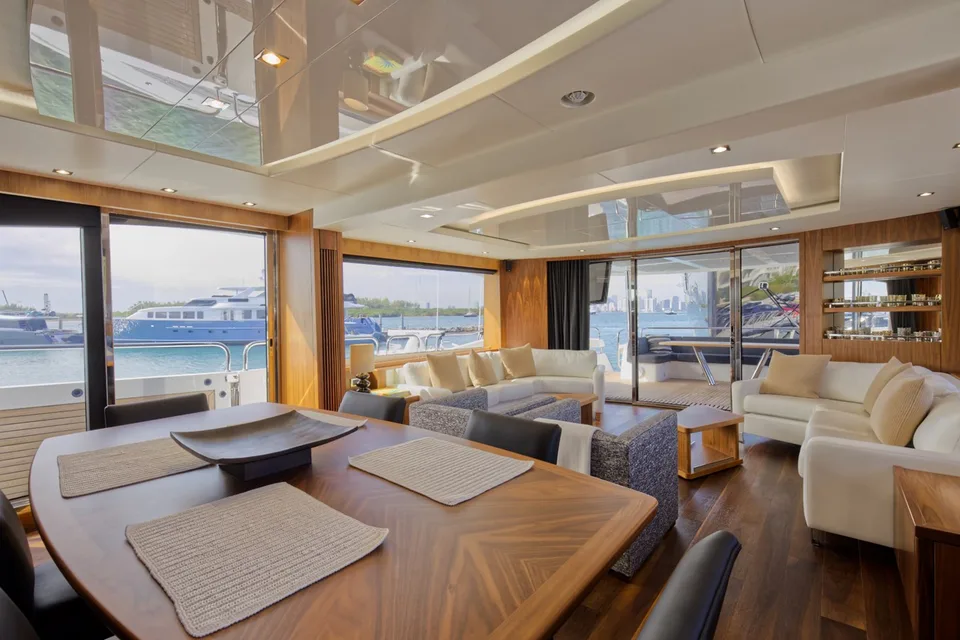Sunseeker 86 Yacht