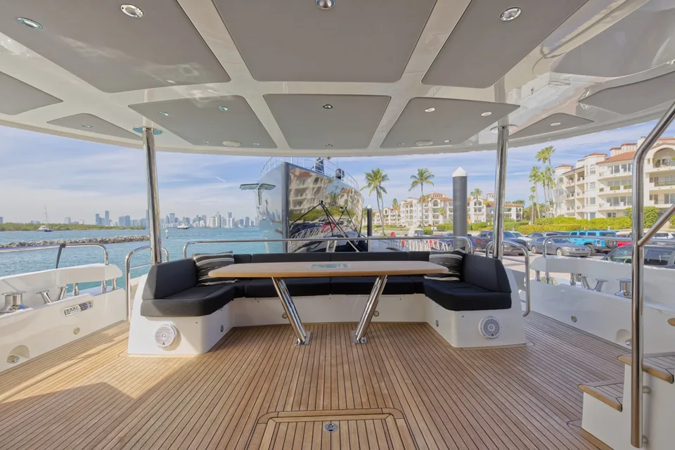 Sunseeker 86 Yacht