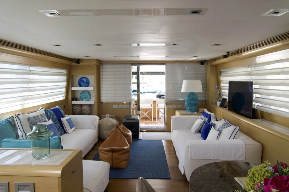 Ferretti Yachts 800