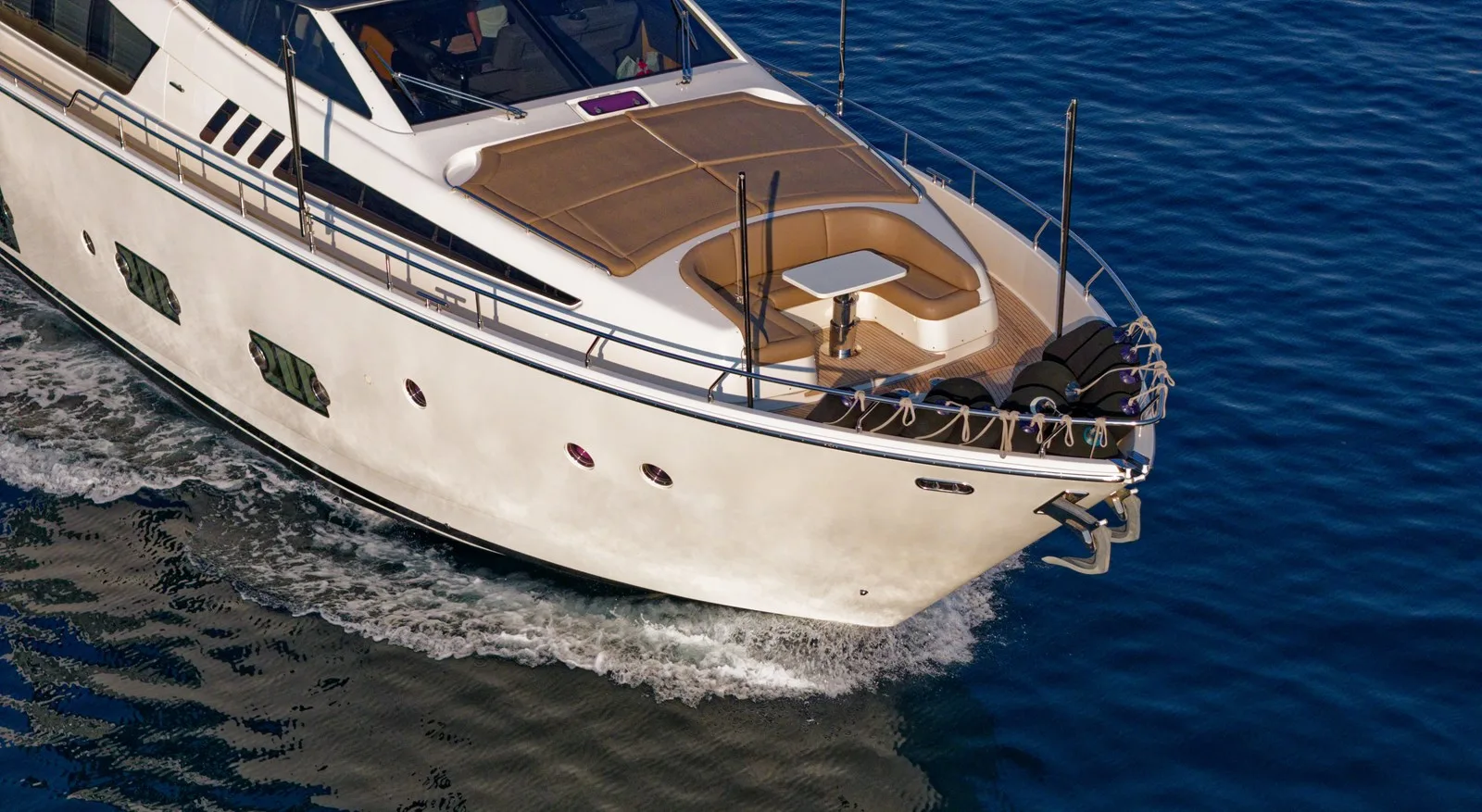Ferretti Yachts 800