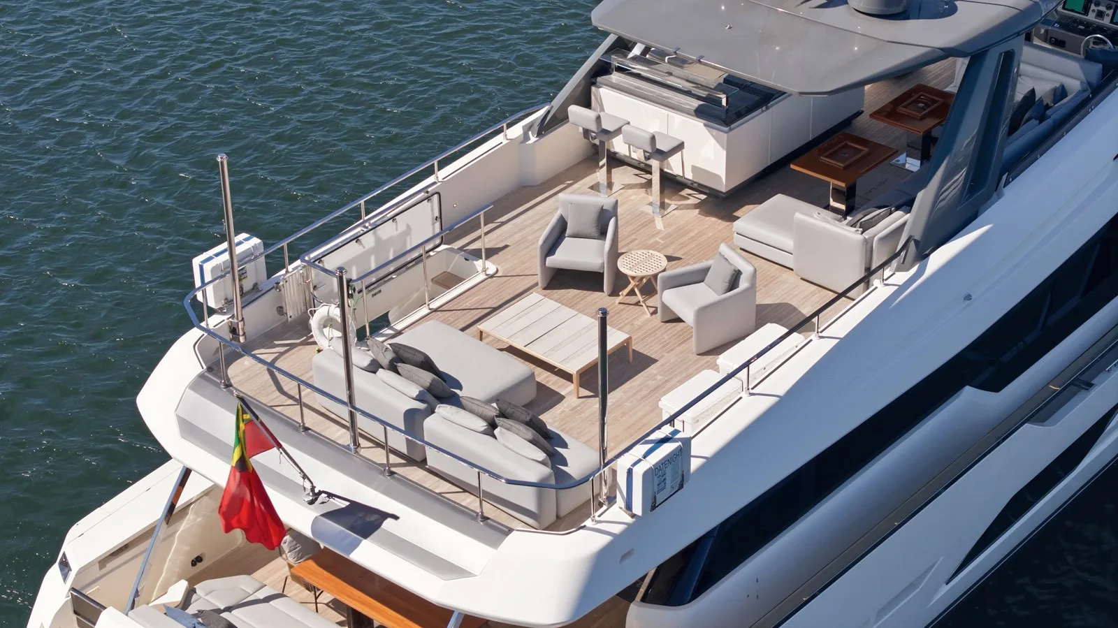 Ferretti Yachts 920