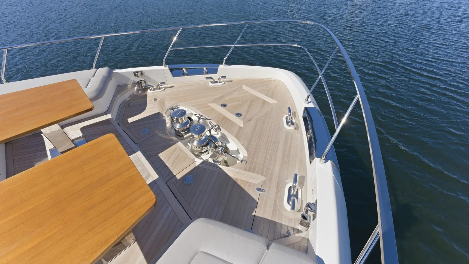 Ferretti Yachts 920