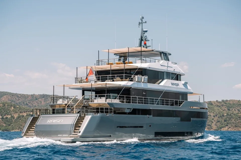 Benetti B.YOND 37M