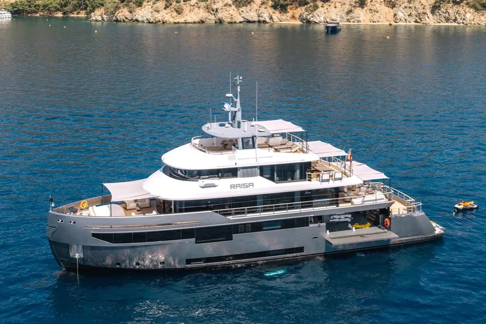Benetti B.YOND 37M