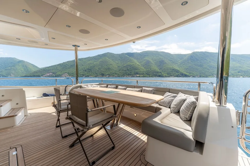Sunseeker 95 Yacht