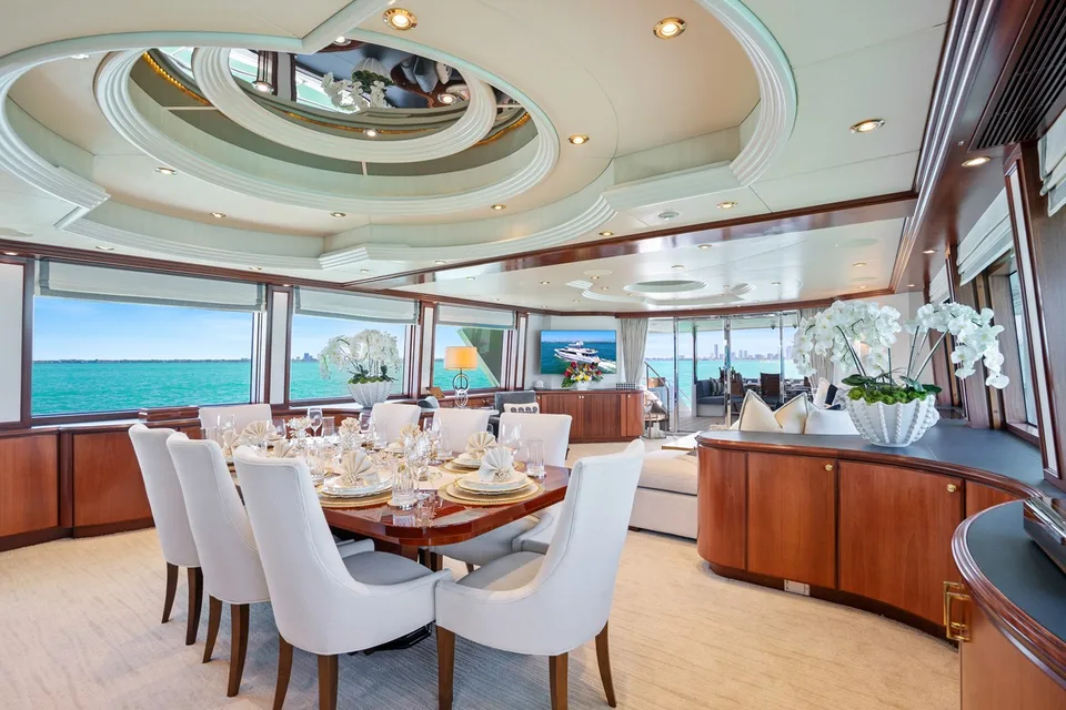 Crescent Raised Pilothouse