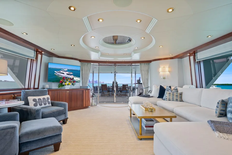 Crescent Raised Pilothouse