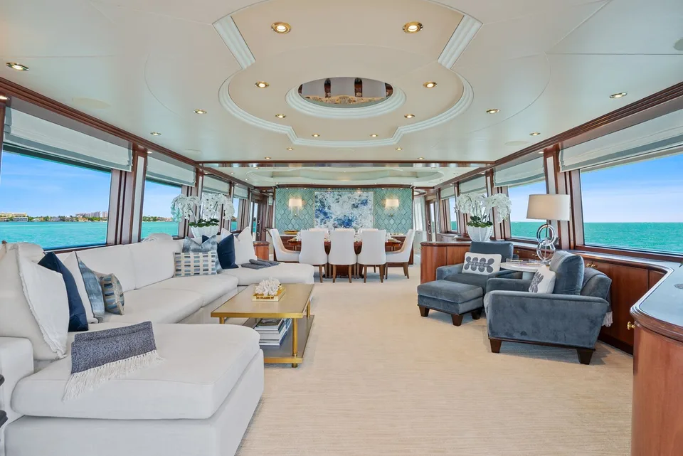 Crescent Raised Pilothouse