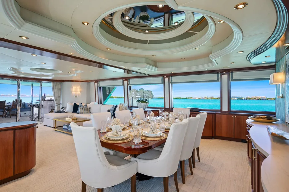 Crescent Raised Pilothouse