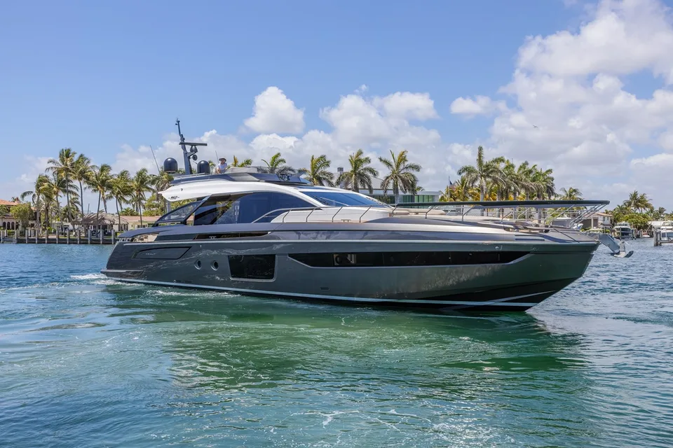 Azimut S8