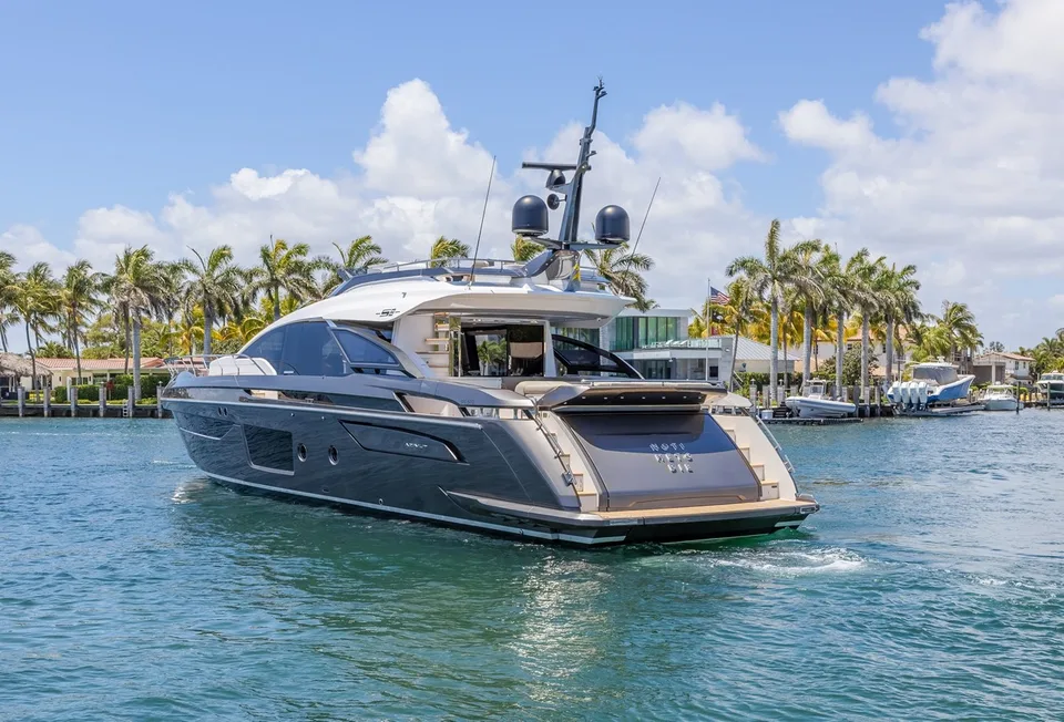 Azimut S8