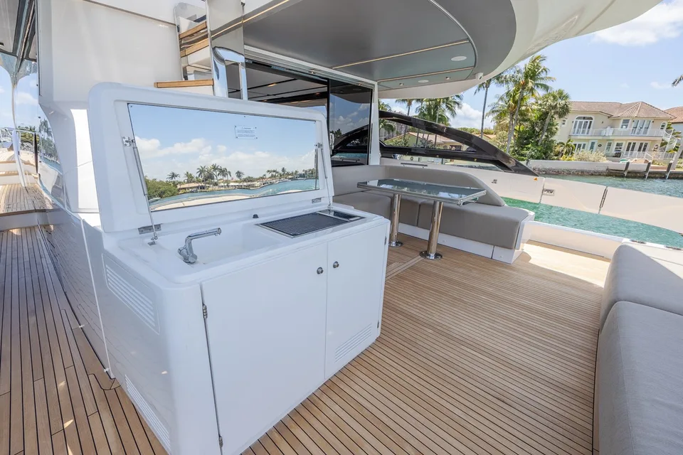 Azimut S8