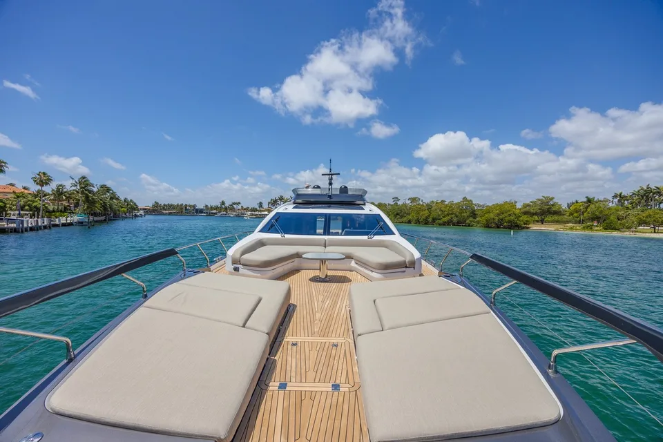 Azimut S8
