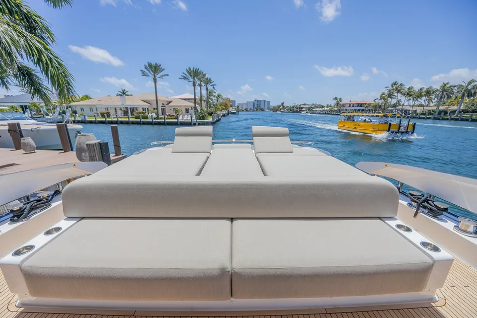 Azimut S8