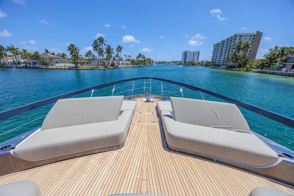 Azimut S8