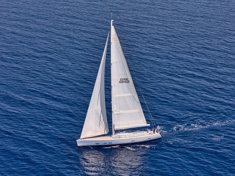 Nautor Swan 82