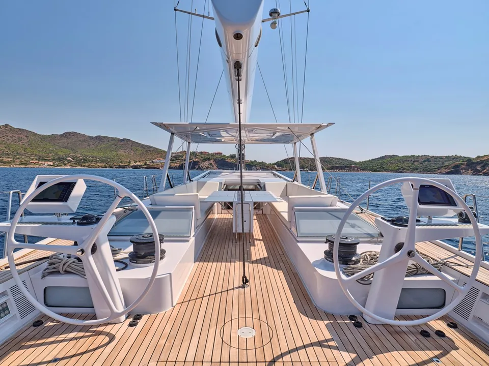 Nautor Swan 82