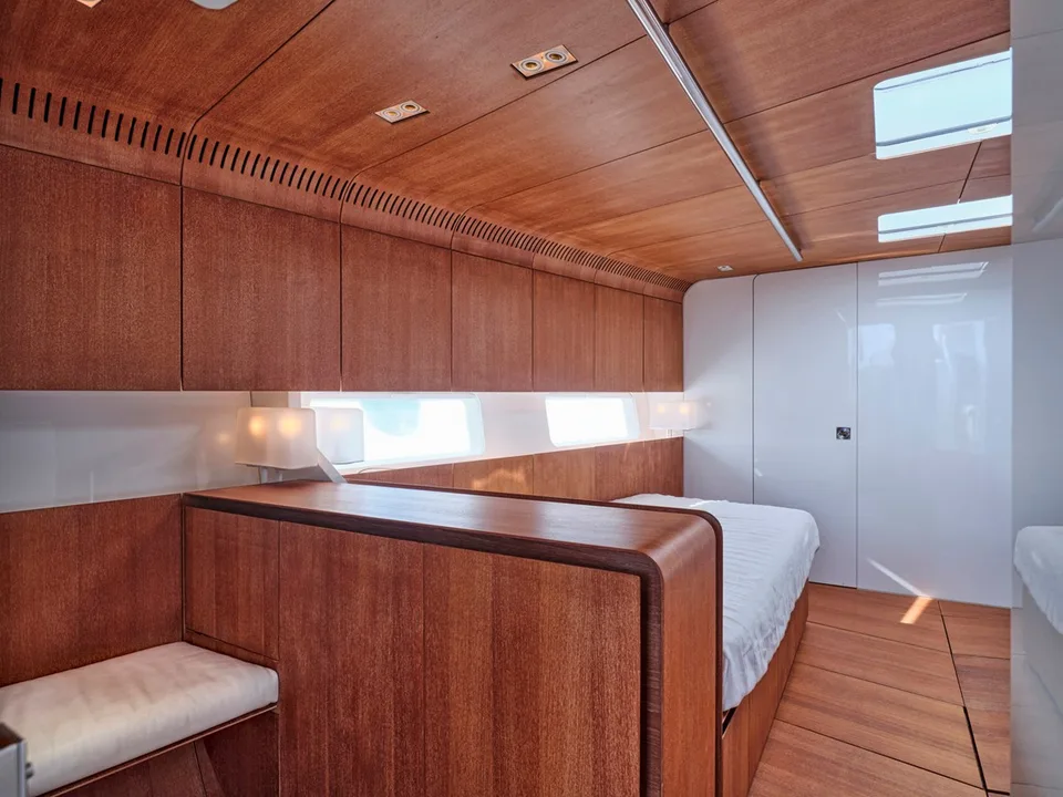 Nautor Swan 82