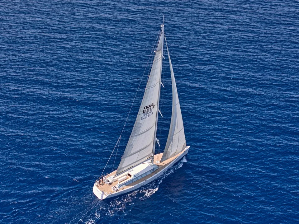 Nautor Swan 82