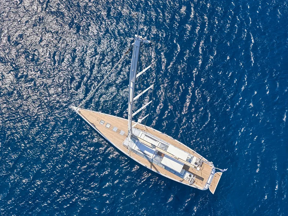 Nautor Swan 82
