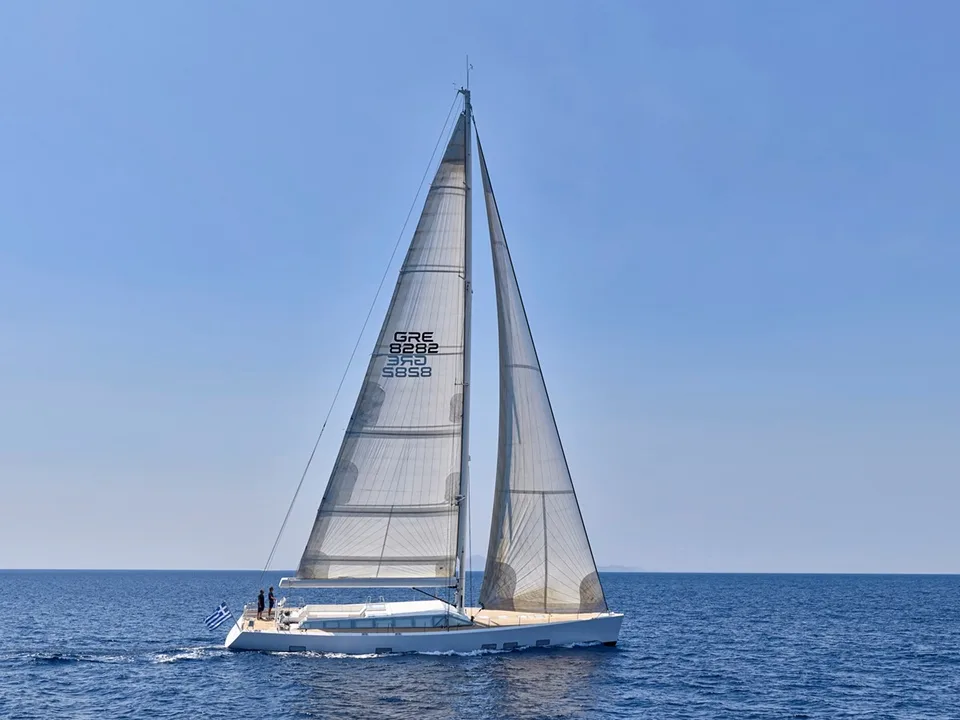Nautor Swan 82