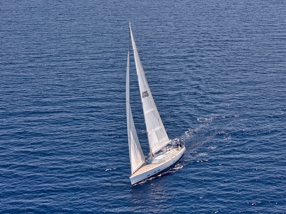 Nautor Swan 82