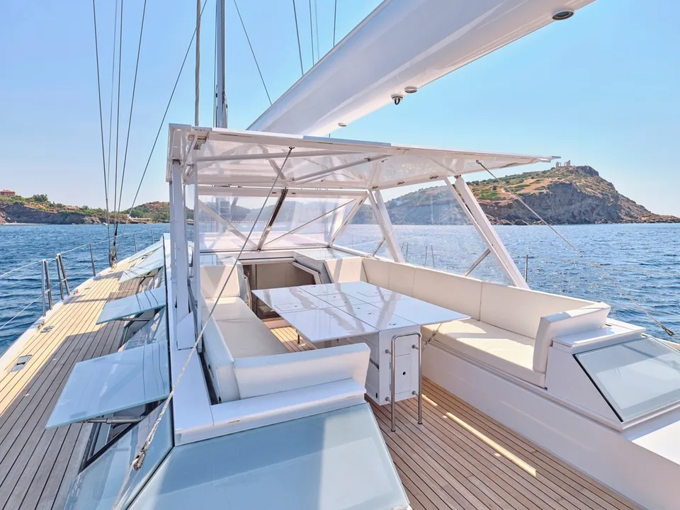 Nautor Swan 82