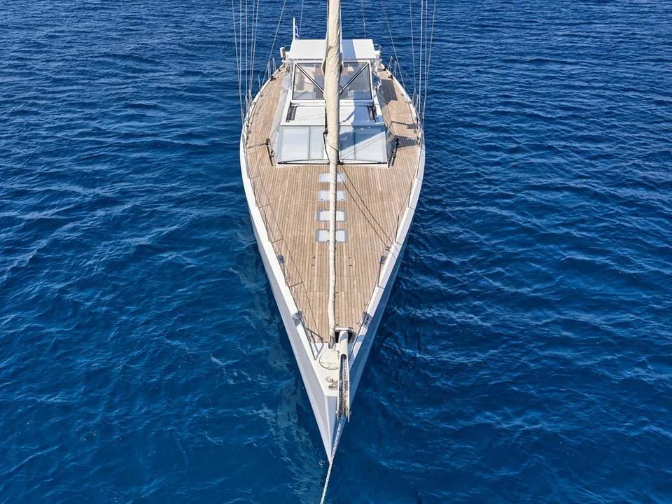Nautor Swan 82