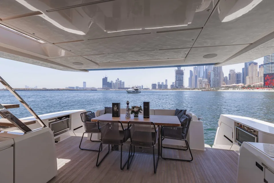 Ferretti Yachts 780