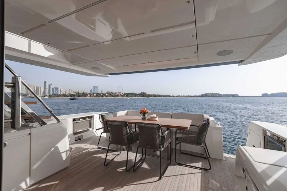 Ferretti Yachts 780