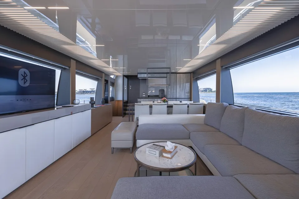 Ferretti Yachts 780