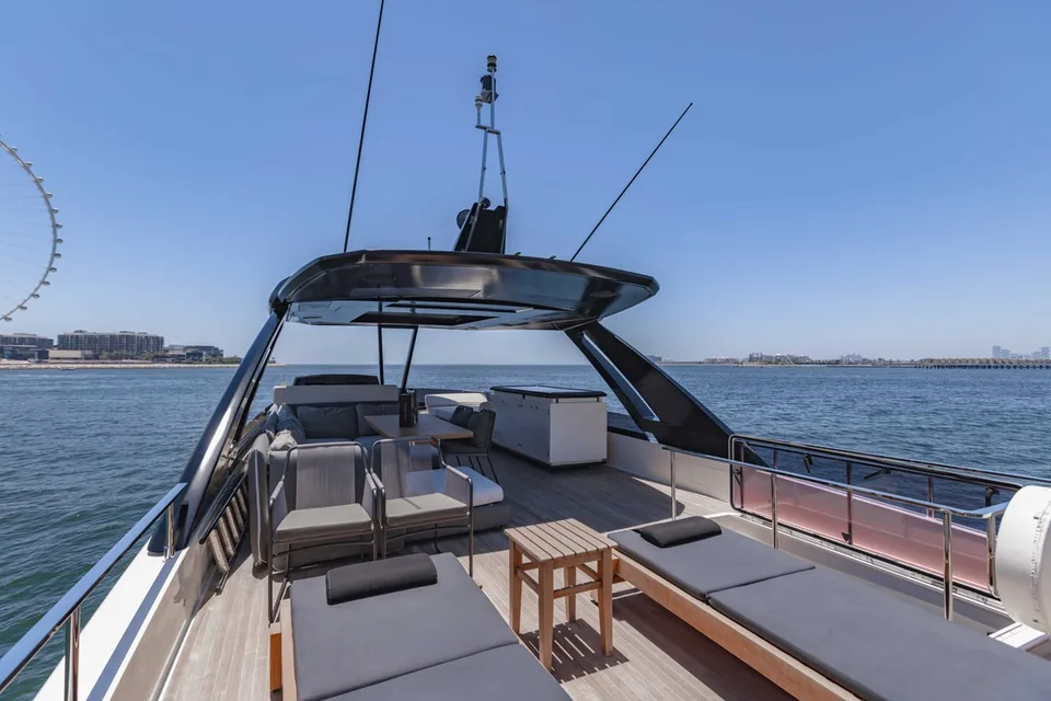Ferretti Yachts 780