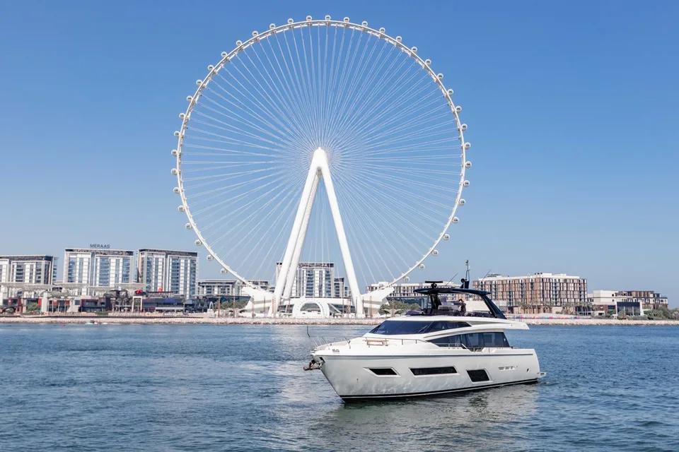 Ferretti Yachts 780