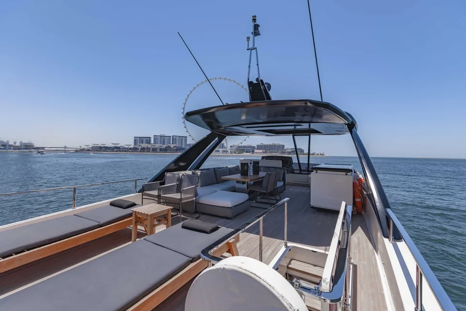 Ferretti Yachts 780