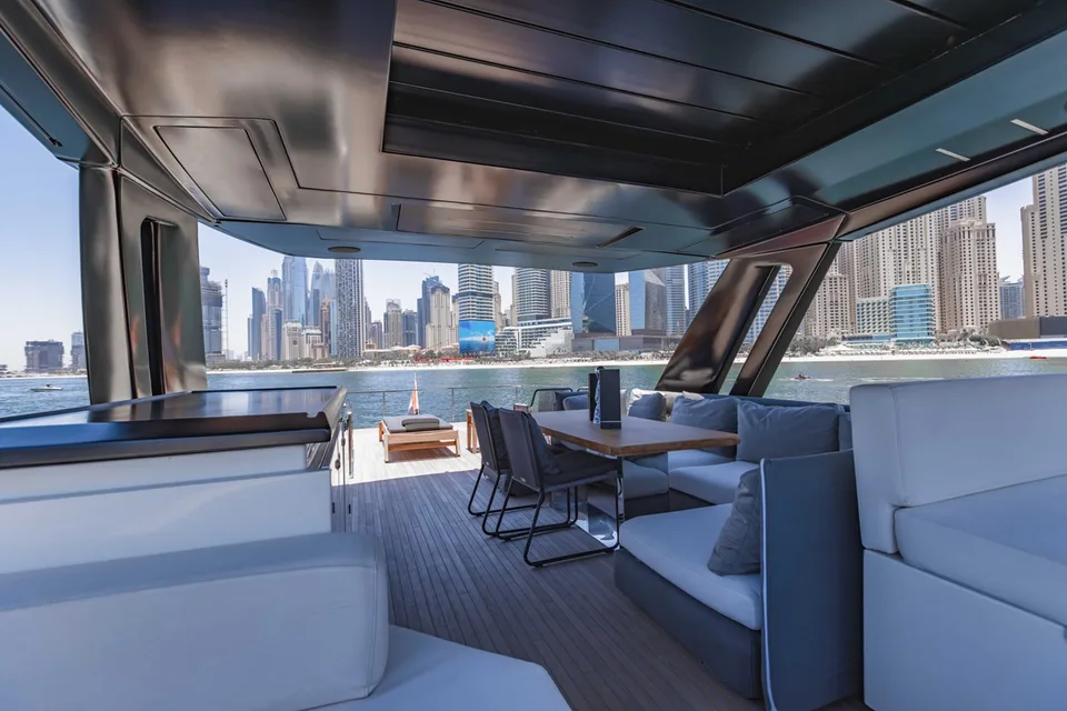 Ferretti Yachts 780