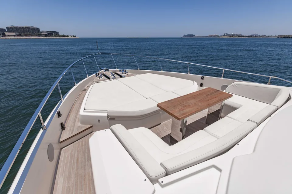 Ferretti Yachts 780